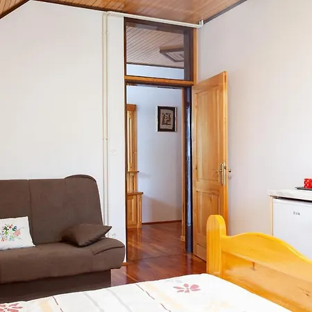 Farmstay&glamping Visocnik 팜스테이 Ljubno