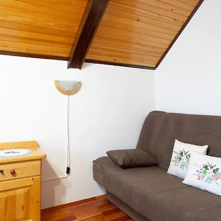 Farmstay&glamping Visocnik Фермерский дом