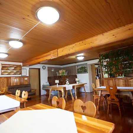 Farmstay&glamping Visocnik Farm stay *