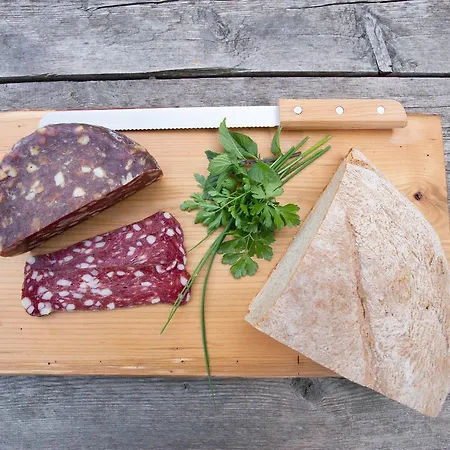 Farmstay&glamping Visocnik 팜스테이 *