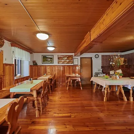 Farmstay&glamping Visocnik Farm stay *